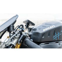 Βάση Στήριξης Κινητού Panigale της σειράς Titan Optiline για τις Βίδες στην Μίζα στο Τιμόνι Μηχανής Panigale 899, 959, V2, 1199, 1299, V4 με σύστημα Duolock, συμβατή με Θήκες ή Αντάπτορες Κινητού Optiline Auto Moto Tyres 