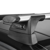 ΜΠΑΡΕΣ ΟΡΟΦΗΣ ΑΛΟΥΜΙΝΙΟΥ TROUGH BAR STANDARD YAKIMA 119 cm (ΜΑΥΡΟ ΧΡΩΜΑ/ΜΕ ΚΛΕΙΔΑΡΙΕΣ) ΓΙΑ ΟΛΕΣ ΤΙΣ ΟΡΟΦΕΣ - 2 ΤΕΜ. Auto Moto Tyres 