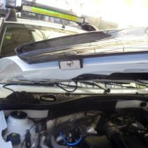 ΑΝΕΜΟΘΡΑΥΣΤΗΣ ΚΑΠΩ ΑΥΤΟΚΙΝΗΤΟΥ ΓΙΑ DACIA DUSTER 2010-2018 ΑΠΟ ΕΥΚΑΜΠΤΟ ΦΙΜΕ ΠΛΑΣΤΙΚΟ HEKO - 1 ΤΕΜ. Auto Moto Tyres 