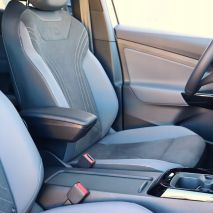 Ολοκληρωμένος Τεμπέλης Καθίσματος ARMSTER 3 PLUG & PLAY για VW T5 LHD 2003-2016 / VW T6 LHD 2016-2022 / VW T7 LHD 2022+ / VW ID Buzz LHD 2022+ / VW ID.4 LHD 2021+ / VW ID.5 LHD 2022+ (2 θέσεων με Εργοστασιακό Υποβραχιόνιο) από Πλαστικό και Vegan Δέρμα Auto Moto Tyres 