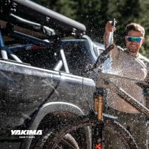 ΔΕΞΑΜΕΝΗ ΝΕΡΟΥ ROADSHOWER MD 26L YAKIMA ΓΙΑ ΜΠΑΡΕΣ ΟΡΟΦΗΣ Auto Moto Tyres 