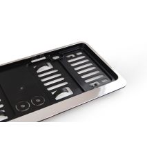 ΠΛΑΙΣΙΟ ΠΙΝΑΚΙΔΑΣ ΠΛΑΣΤΙΚΟ ΜΑΥΡΟ/ΑΣΗΜΙ (USA/JAPAN ΠΙΝΑΚΙΔΕΣ) 30,6 cm x 11,5 cm AMIO - 1 ΤΕΜ. Auto Moto Tyres 