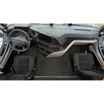 ΠΑΤΑΚΙ ΜΑΡΚΕ ΔΕΡΜΑΤΙΝΗ ΣΕ ΜΑΥΡΟ ΧΡΩΜΑ ΦΟΡΤΗΓΟΥ ΚΕΝΤΡΙΚΟ ΓΙΑ IVECO S-WAY 06/2024+ TYPE-C LAMPA - 1 ΤΕΜ. Auto Moto Tyres 