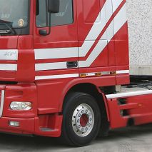 ΜΕΤΑΛΛΙΚΗ ΜΠΑΡΑ ΜΕ 3 ΦΩΤΑ LED 24V Auto Moto Tyres 