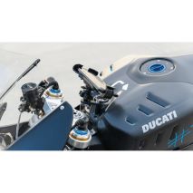 Βάση Στήριξης Κινητού Panigale της σειράς Titan Optiline για τις Βίδες στην Μίζα στο Τιμόνι Μηχανής Panigale 899, 959, V2, 1199, 1299, V4 με σύστημα Duolock, συμβατή με Θήκες ή Αντάπτορες Κινητού Optiline Auto Moto Tyres 