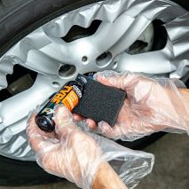 KIT ΑΝΑΝΕΩΣΗΣ ΚΑΙ ΠΡΟΣΤΑΣΙΑΣ ΕΛΑΣΤΙΚΩΝ ΣΕ ΜΑΥΡΟ ΧΡΩΜΑ QUIXX 75ml Auto Moto Tyres 