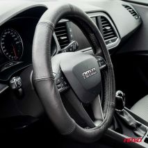 ΚΑΛΥΜΜΑ ΤΙΜΟΝΙΟΥ ΔΕΡΜΑΤΙΝΟ 4XL 49/51CM ΜΑΥΡΟ ΑΜΙΟ - 1 ΤΕΜ. Auto Moto Tyres 