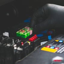 ΑΣΦΑΛΕΙΕΣ MINI BLADE (ΜΑΧΑΙΡΩΤΕΣ) & ΕΡΓΑΛΕΙΟ ΑΦΑΙΡΕΣΗΣ ΚΑΡΤΕΛΑ (5A/10A/15A/ 20A/25A)  -10 ΤΕΜ. Auto Moto Tyres 