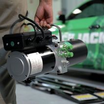 ΦΟΡΗΤΟ ΑΝΥΨΩΤΙΚΟ ΑΥΤΟΚΙΝΗΤΩΝ ΧΑΜΗΛΗΣ ΑΝΥΨΩΣΗΣ QUICKJACK™ BL-7000EXT - 3.175kg Auto Moto Tyres 