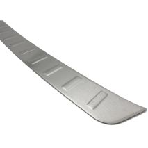 TRIM ΜΑΡΚΕ ΠΟΡΤ ΠΑΓΚΑΖ ΓΙΑ VW PASSAT B8 SD 2015+ Auto Moto Tyres 