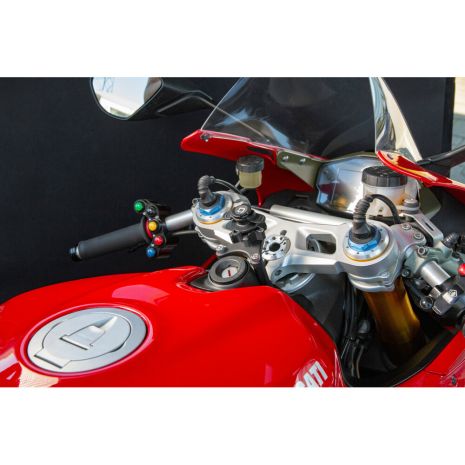 Βάση Στήριξης Κινητού Panigale της σειράς Titan Optiline για τις Βίδες στην Μίζα στο Τιμόνι Μηχανής Panigale 899, 959, V2, 1199, 1299, V4 με σύστημα Duolock, συμβατή με Θήκες ή Αντάπτορες Κινητού Optiline Auto Moto Tyres 