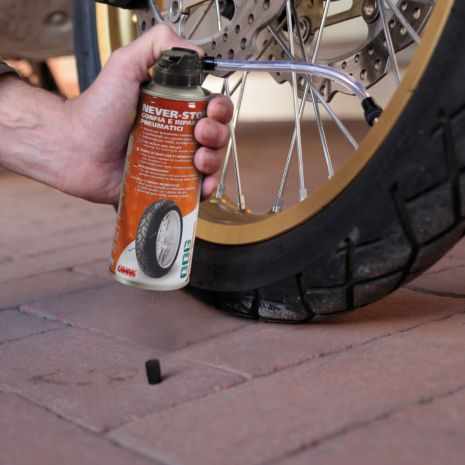 ΑΦΡΟΣ ΕΠΙΣΚΕΥΗΣ NEVER STOP ΓΙΑ ΕΛΑΣΤΙΚΑ ΜΟΤΟ FAST (200 ml) Auto Moto Tyres 