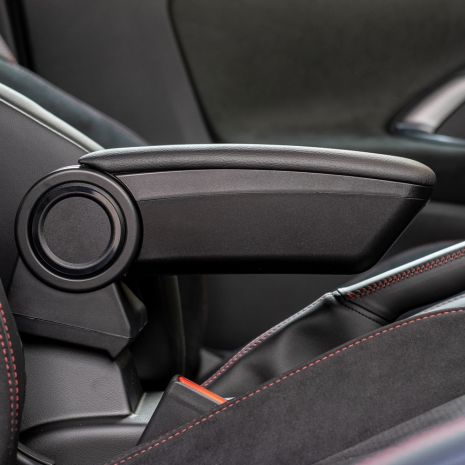 ΤΕΜΠΕΛΗΣ ARMSTER 3 ΜΑΥΡΟΣ ΜΕ ΜΑΥΡΟ ΔΕΡΜΑ VEGAN RATI Auto Moto Tyres 