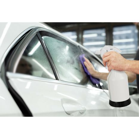 ΔΟΧΕΙΟ ΨΕΚΑΣΜΟΥ HDPE ΜΕ ΔΟΣΟΜΕΤΡΗΤΗ 670ml & ΝΤΙΣΠΕΝΣΕΡ ΜΕ ΡΥΘΜΙΖΟΜΕΝΗ ΜΥΤΗ LAMPA - 1 ΤΕΜ. Auto Moto Tyres 