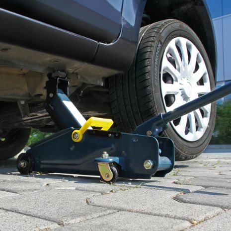 ΥΔΡΑΥΛΙΚΟΣ ΓΡΥΛΟΣ ΜΕ ΡΟΔΕΣ 2.000KG Auto Moto Tyres 