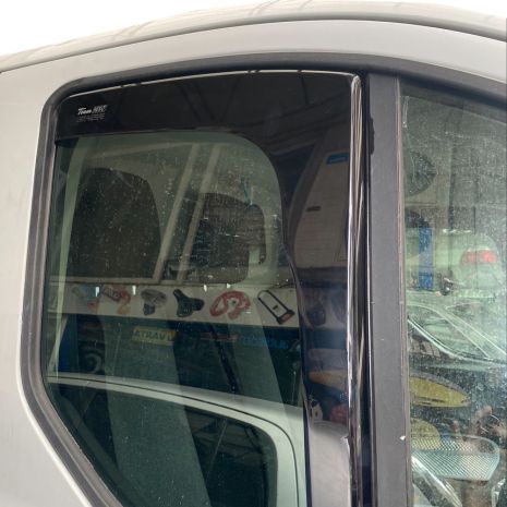 ΑΝΕΜΟΘΡΑΥΣΤΕΣ ΓΙΑ FORD TRANSIT COURIER 2D/4D 2014-2023  / TOURNEO COURIER 2D/4D 2014-2023 ΖΕΥΓΑΡΙ ΑΠΟ ΕΥΚΑΜΠΤΟ ΦΙΜΕ ΠΛΑΣΤΙΚΟ HEKO - 2 ΤΕΜ. Auto Moto Tyres 