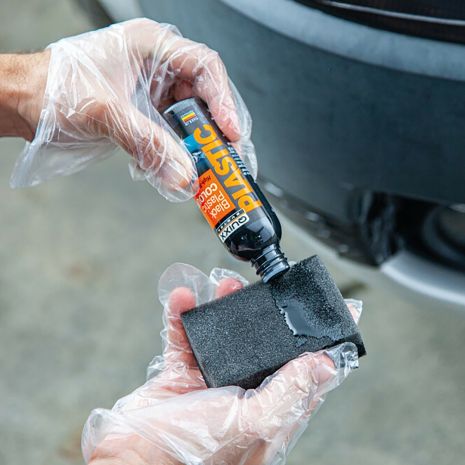 KIT ΑΝΑΝΕΩΣΗΣ ΚΑΙ ΠΡΟΣΤΑΣΙΑΣ ΓΙΑ ΠΛΑΣΤΙΚΑ ΣΕ  ΜΑΥΡΟ ΧΡΩΜΑ QUIXX 75ml Auto Moto Tyres 