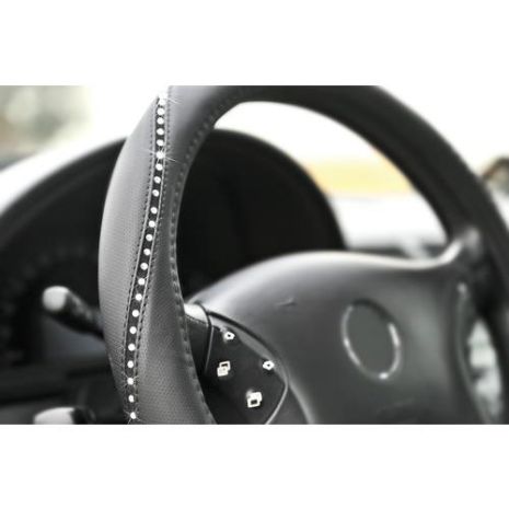 ΚΑΛΥΜΜΑ ΤΙΜΟΝΙΟΥ MERILYN 35/37 cm ΜΑΥΡΟ ME ΔΙΑΦΑΝΑ STRASS (ΑΟΣΜΟ ΟΙΚΟΛΟΓΙΚΟ/ΜΗ ΤΟΞΙΚΟ/ΑΝΑΚΥΚΛΩΣΙΜΟ ΥΛΙΚΟ) Auto Moto Tyres 