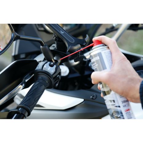 ΣΠΡΕΙ ΣΥΜΠΙΕΣΜΕΝΟΥ ΑΕΡΑ ΓΙΑ ΚΑΘΑΡΙΣΜΟ ΕΣΟΧΩΝ/ ΧΑΡΑΜΑΔΩΝ/ ΣΧΙΣΜΩΝ (ΠΛΗΚΤΡΟΛΟΓΙΟ,ΓΡιΛΙΕΣ) 300ml Auto Moto Tyres 