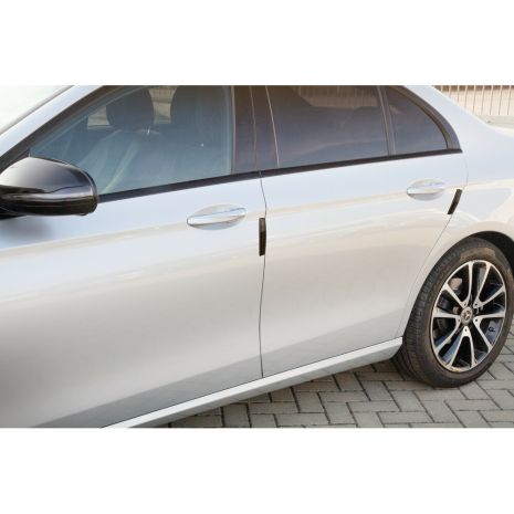 ΑΝΤΙΚΡΟΥΣΤΙΚΑ ΠΟΡΤΑΣ LINEAR CARBON LOOK 97+77mm ΠΑΧΟΥΣ 2,8mm 4ΤΕΜ. Auto Moto Tyres 