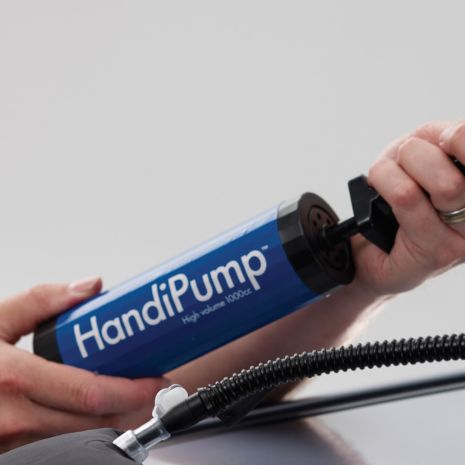 ΦΟΥΣΚΩΤΕΣ ΜΠΑΡΕΣ ΟΡΟΦΗΣ HANDIRACK HANDIWORLD (ΜΑΥΡΕΣ ΜΕ ΑΝΤΛΙΑ) - 2 ΤΕΜ. Auto Moto Tyres 