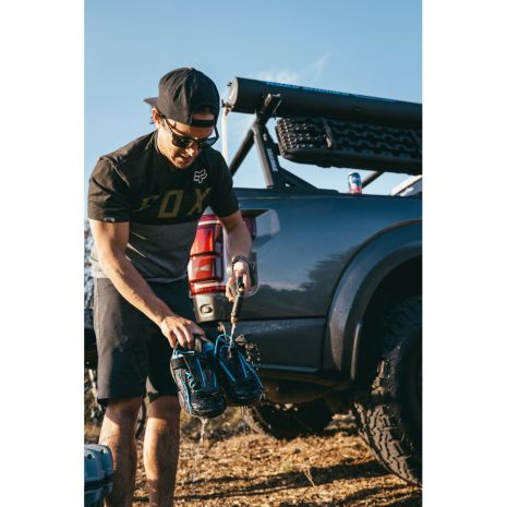 ΔΕΞΑΜΕΝΗ ΝΕΡΟΥ ROADSHOWER MD 26L YAKIMA ΓΙΑ ΜΠΑΡΕΣ ΟΡΟΦΗΣ Auto Moto Tyres 