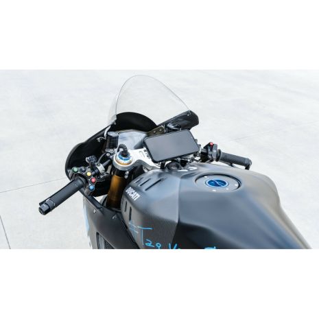 Βάση Στήριξης Κινητού Panigale της σειράς Titan Optiline για τις Βίδες στην Μίζα στο Τιμόνι Μηχανής Panigale 899, 959, V2, 1199, 1299, V4 με σύστημα Duolock, συμβατή με Θήκες ή Αντάπτορες Κινητού Optiline Auto Moto Tyres 